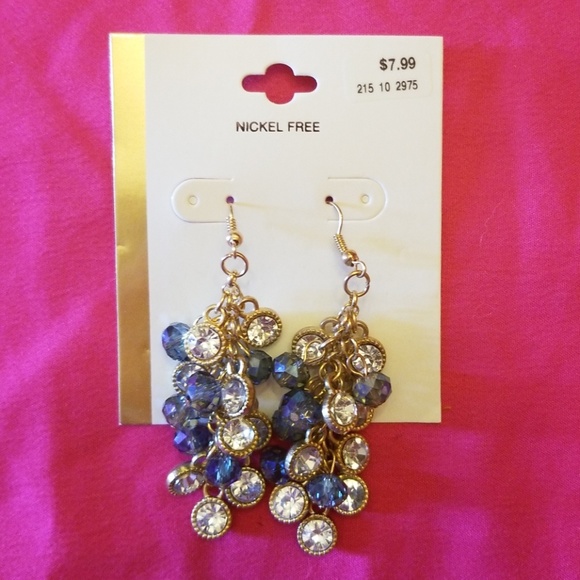 Dangle earrings - Picture 1 of 3